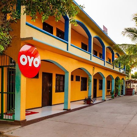 Oyo Hotel Miramar, Loreto لوريتو المظهر الخارجي الصورة